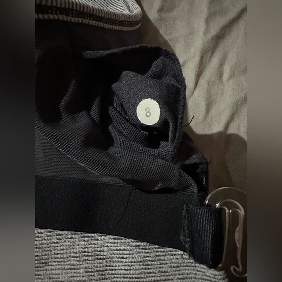 Lululemon: Women’s Tank Top- Size 8 - Picture 5 of 10